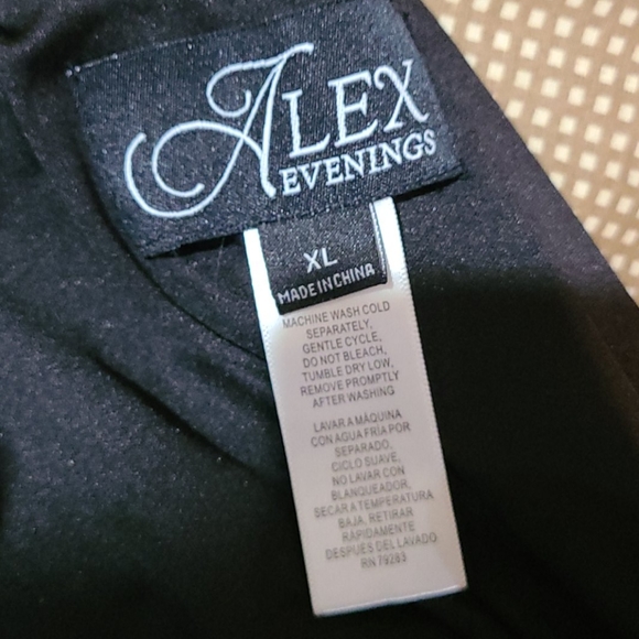 Lord and Taylor wide leg flowy dress pants - Picture 3 of 7